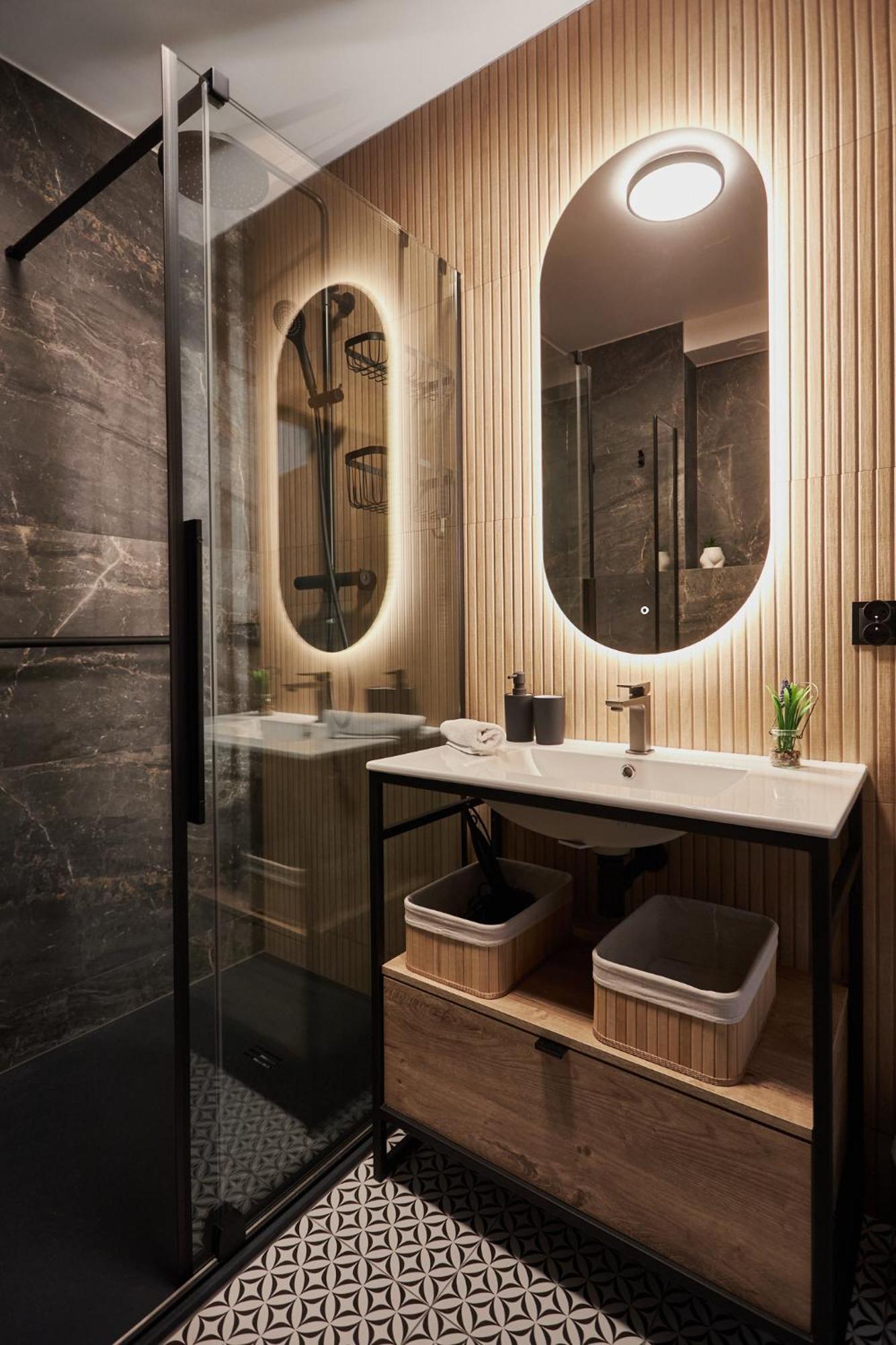 - Mistral Apartment